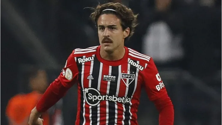 Gabriel Neves no São Paulo (Photo by Ricardo Moreira/Getty Images)