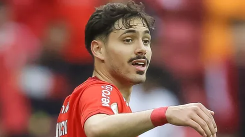 Clube oficializa proposta de R$ 40 milhões para contratar o meia Maurício (Photo by Pedro H. Tesch/Getty Images)