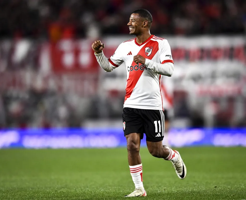 Flamengo já esteve disposto a pagar a multa do De La Cruz. Foto: Marcelo Endelli/Getty Images