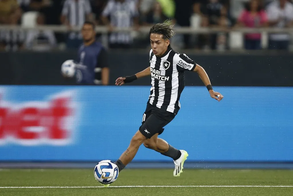 Matías Segovia em ação pelo Botafogo. (Photo by Wagner Meier/Getty Images)