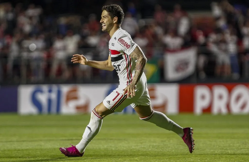 SBT busca fechar com Pato. (Photo by Miguel Schincariol/Getty Images)