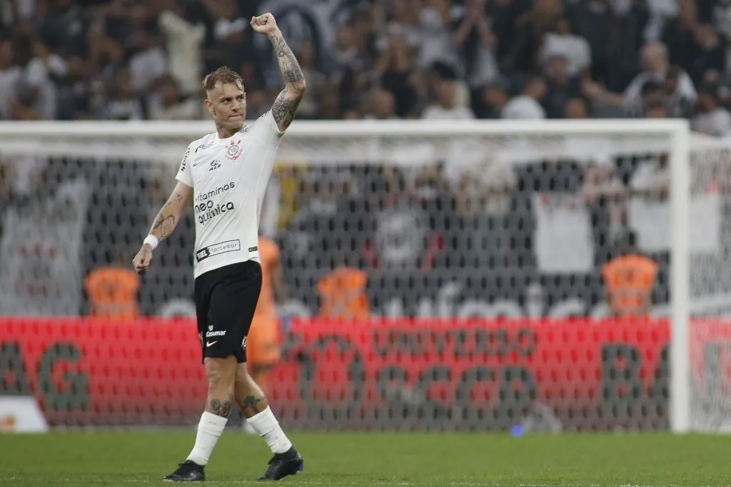 Ao todo, são 11 participação em gols de Róger Guedes no Al-Rayyan, do Catar. Foto: Miguel Schincariol/Getty Images