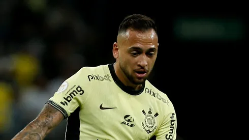 Empresário confirmou: Maycon pega todos de surpresa e pode firmar novo acordo nos próximos dias (Photo by Ricardo Moreira/Getty Images)