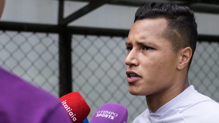 Marlon: lateral tem futuro incerto no Cruzeiro (Foto: Gustavo Aleixo/Cruzeiro/Divulgação)