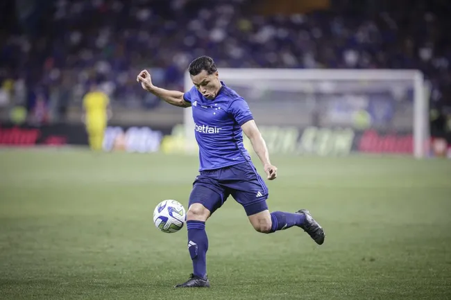 Marlon: lateral tem futuro indefinido no Cruzeiro (Foto: Staff Images / Cruzeiro / Divulgação)