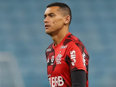 Contratação do goleiro Santos se torna prioridade em campeão brasileiro