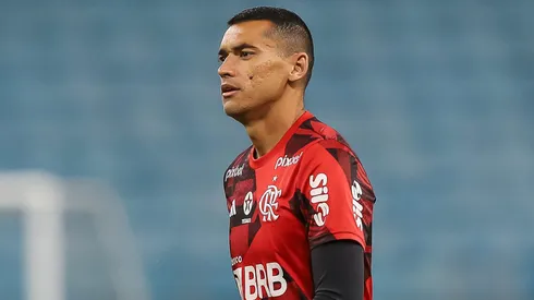 Contratação do goleiro Santos se torna prioridade em campeão brasileiro (Photo by Pedro H. Tesch/Getty Images)