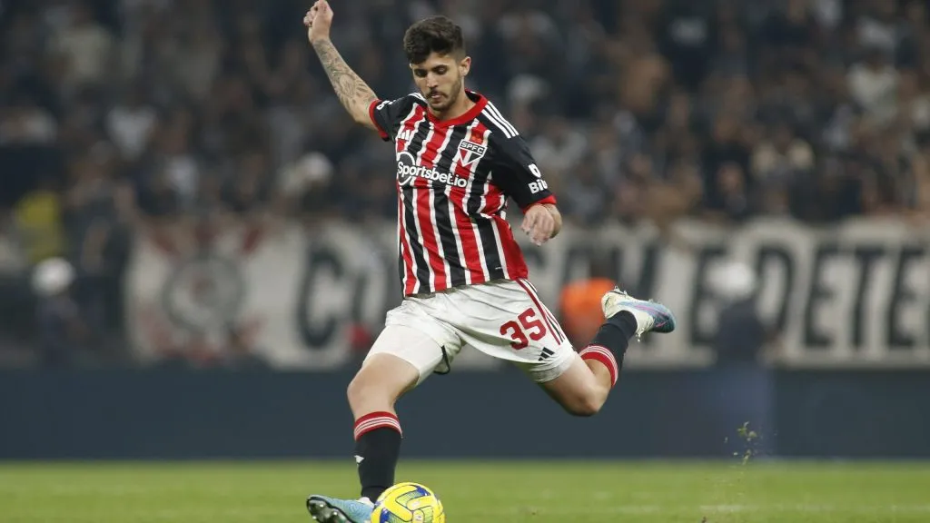 Vai investir pesado, R$125 Milhões: Clube do ‘Big-Six’ prepara forte investimento por Lucas Beraldo, do São Paulo (Photo by Miguel Schincariol/Getty Images)