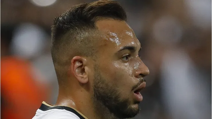 Maycon é procurado para assinar com outro time do Brasileirão. (Photo by Ricardo Moreira/Getty Images)