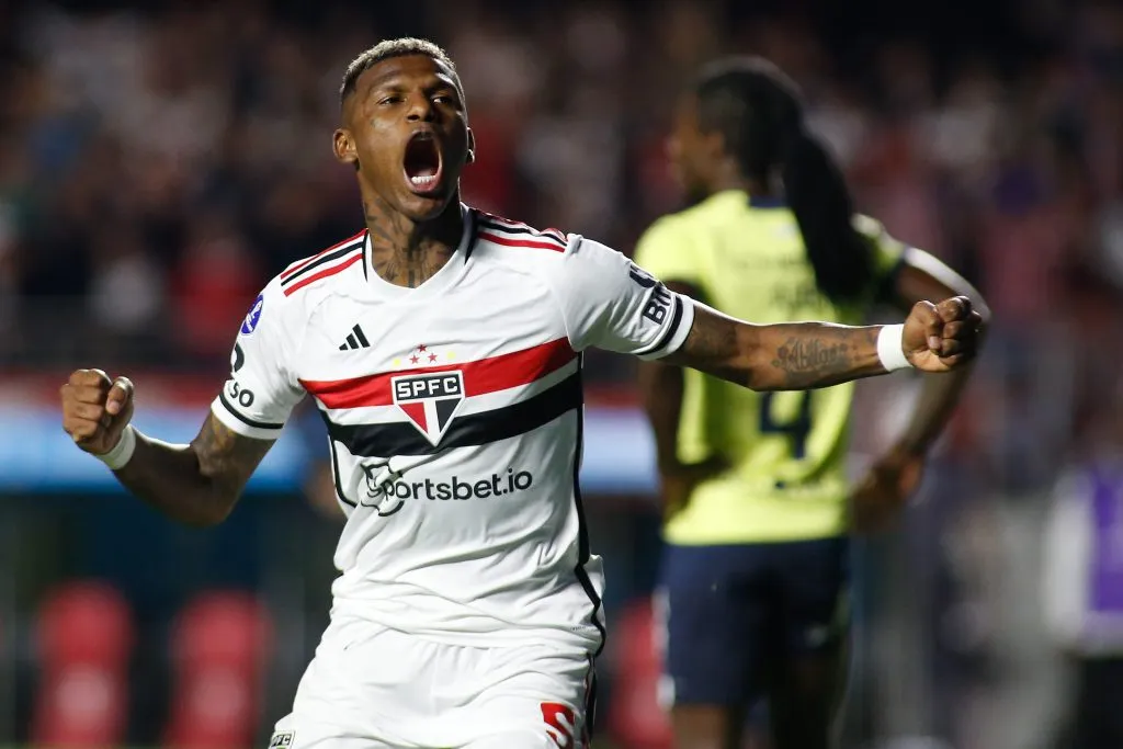 Robert Arboleda of Sao Paulo. (Photo by Miguel Schincariol/Getty Images)