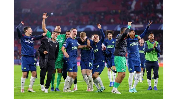 PSV e Sevilla se enfrentaram na fase de grupos da Liga dos Campeões, no estádio Sanchez Pizjuán, em Sevilha (Foto: Santiago/Getty Images)