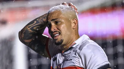SP – SAO PAULO – 20/01/2024 – PAULISTA 2024, SAO PAULO X SANTO ANDRE – Luciano jogador do Sao Paulo lamenta durante partida contra o Santo Andre no estadio Morumbi pelo campeonato Paulista 2024. Foto: Marcello Zambrana/AGIF