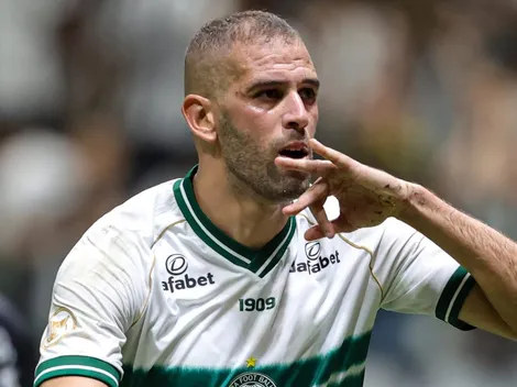 Slimani acerta com clube surpreendente e deixa o Coritiba após 11 jogos