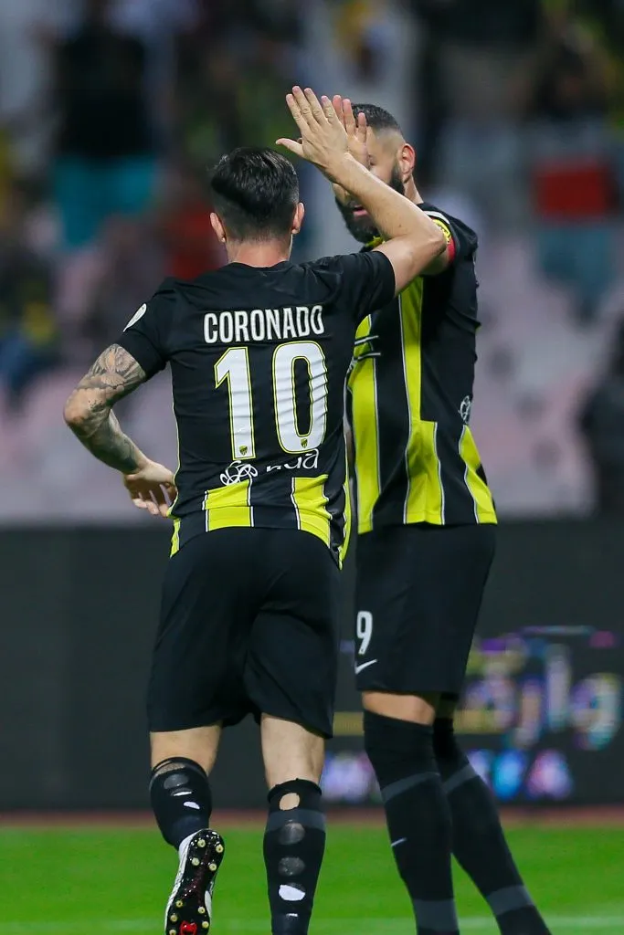 Coronado e Benzema. (Photo by Yasser Bakhsh/Getty Images)