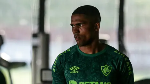 Douglas Costa está de volta ao futebol brasileiro (FOTO: LUCAS MERÇON / FLUMINENSE F.C. / DIVULGAÇÃO)