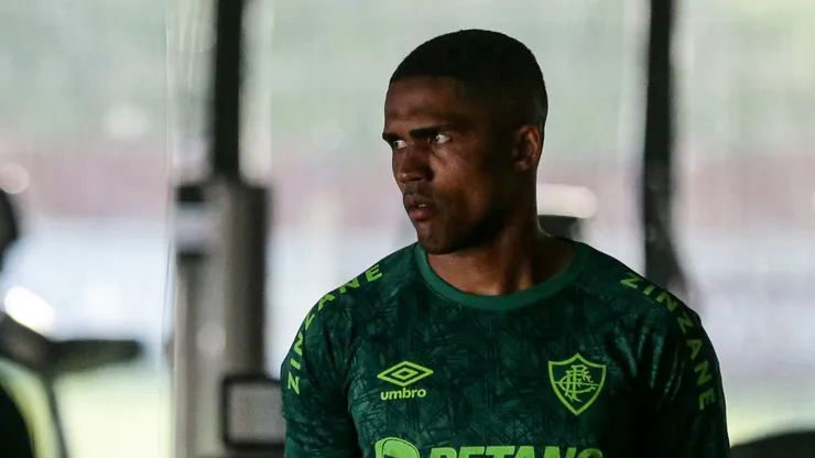 Douglas Costa está de volta ao futebol brasileiro (FOTO: LUCAS MERÇON / FLUMINENSE F.C. / DIVULGAÇÃO)