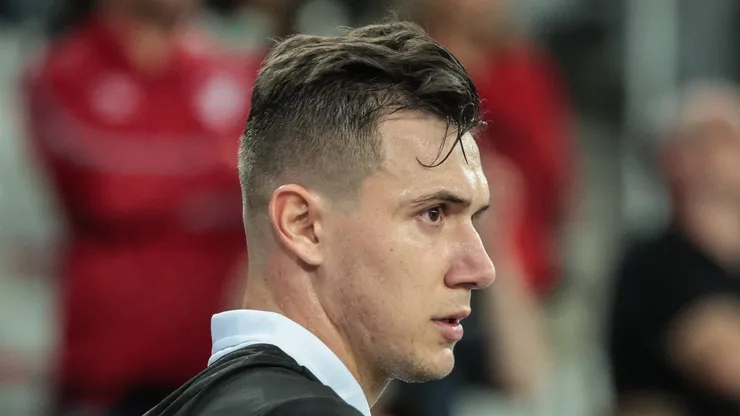 Lucas Piton em ação pelo Vasco da Gama. Foto: Robson Mafra/AGIF