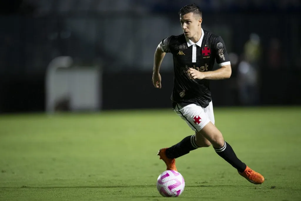 Lucas Piton em ação pelo Vasco da Gama. Foto: Jorge Rodrigues/AGIF