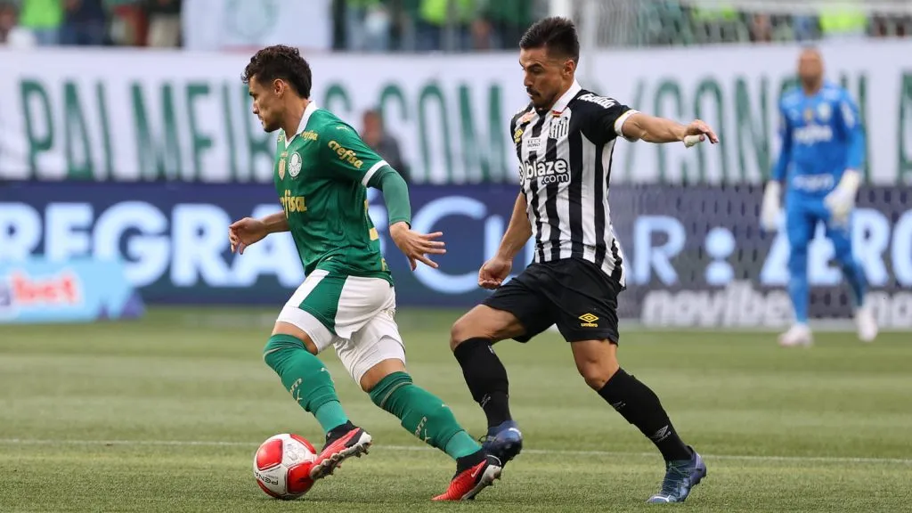 Com mais um gol de Raphael Veiga no ano, Palmeiras venceu o Santos (Foto: Cesar Greco/Palmeiras/Divulgação)