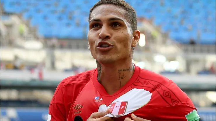 Ídolo do Corinhians, Guerrero recebe proposta oficial e desembarca no Brasil. (Photo by Stu Forster/Getty Images)
