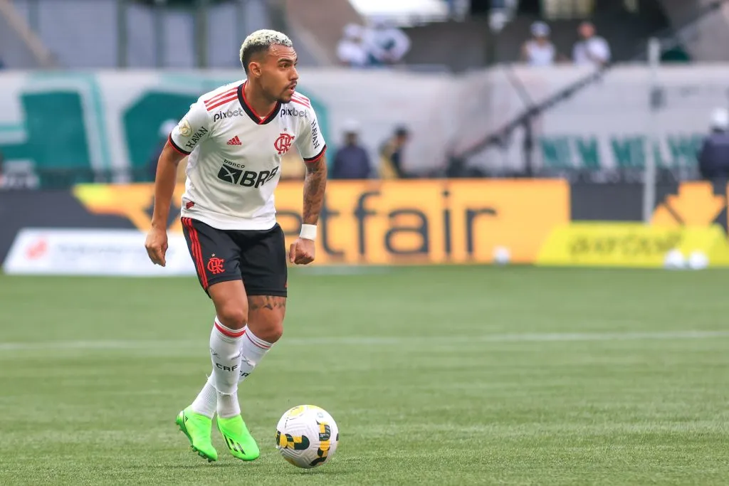 Matheuzinho está perto do Botafogo. Foto: Marcello Zambrana/AGIF