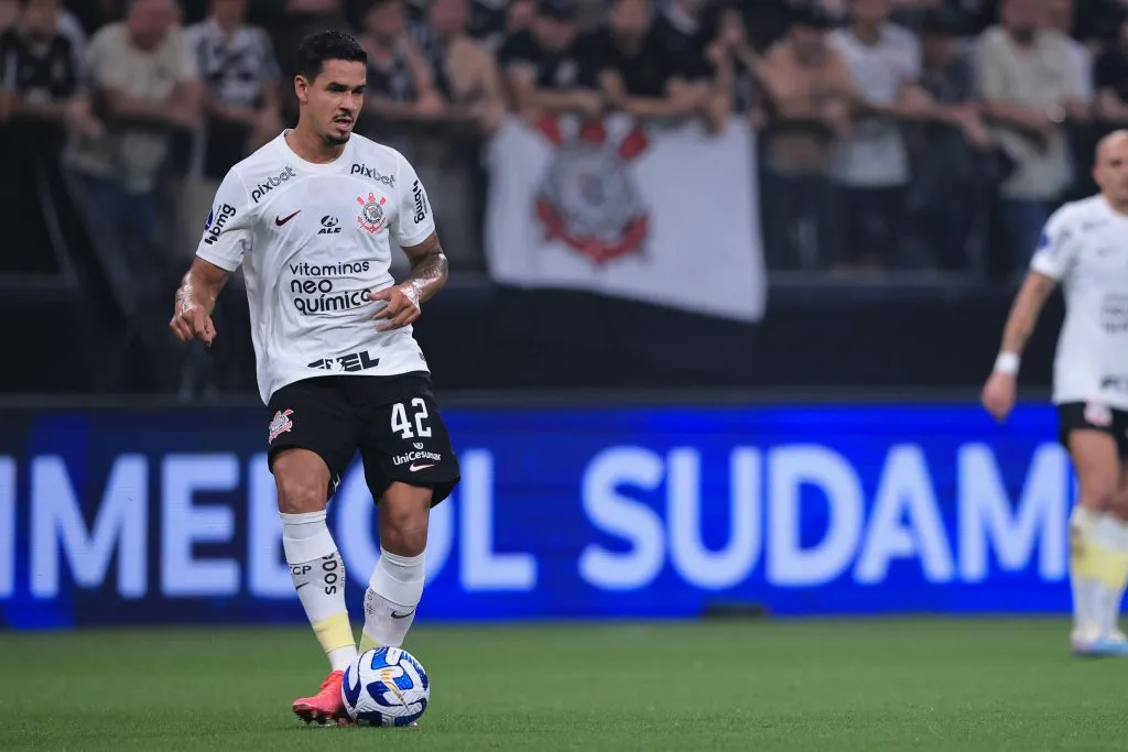 Lucas Veríssimo durante a Copa Sul-Americana com o Corinthians. Foto: Ettore Chiereguini/AGIF