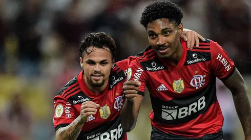 Ex-Flamengo entra na mira do Palmeira. Foto: Thiago Ribeiro/AGIF