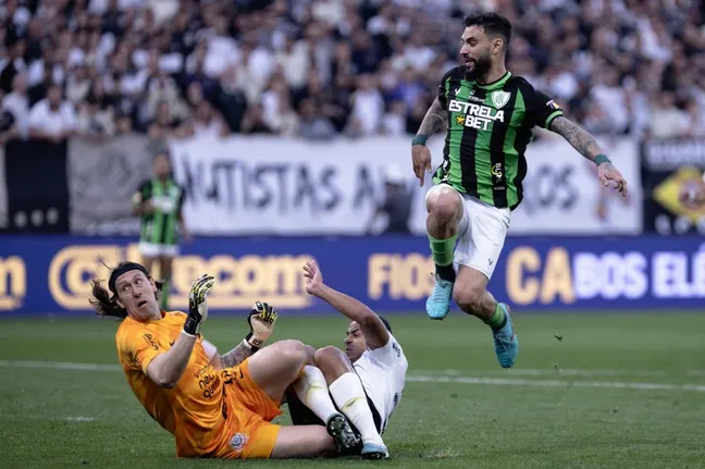 Gonzalo Mastriani em ação contra o Corinthians. Foto: Ettore Chiereguini/AGIF