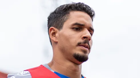 Corinthians pode anunciar grande zagueiro para a vaga de Veríssimo. Foto: Rebeca Reis/AGIF