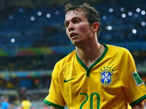 Bernard compra casa no Brasil e informação chega na torcida do Atlético-MG