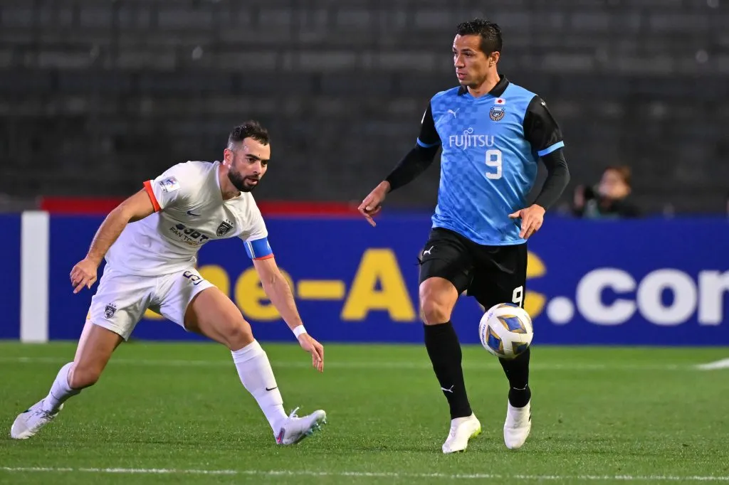 Leandro Damião em ação pela Champions League da Ásia. (Photo by Kenta Harada/Getty Images)