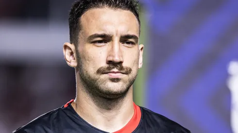 Léo Ortiz, do Bragantino, pode recusar o Flamengo para assinar com alvinegro do Brasileirão. Foto: Abner Dourado/AGIF