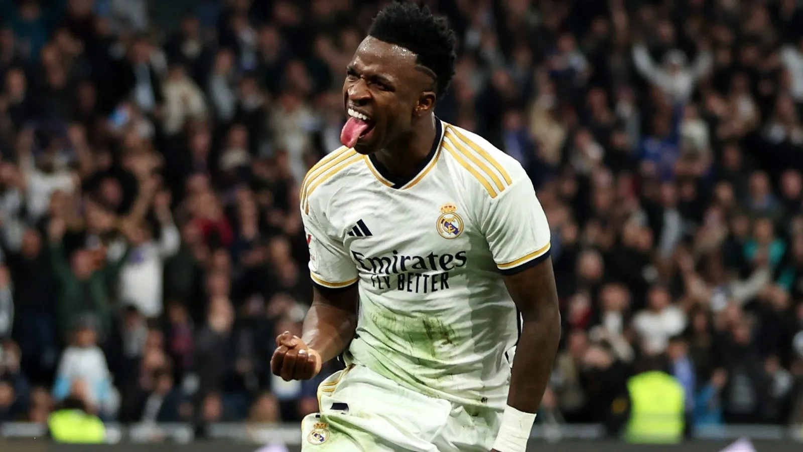 Vinicius Junior em campo pelo Real Madrid contra o Almería, por La Liga (Foto: Florencia Tan Jun/Getty Images)