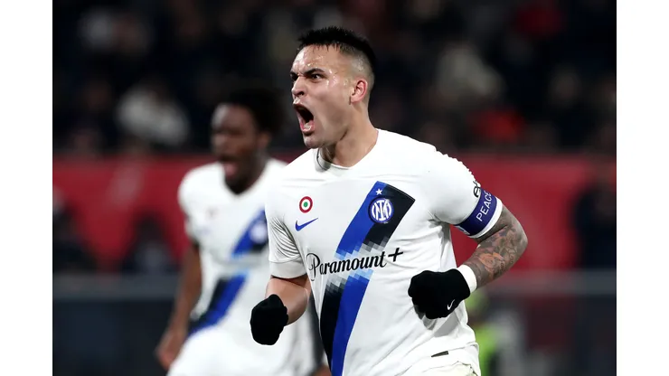 Lautaro Martinez em campo pela Internazionale contra o Monza, na Serie A (Foto: Marco Luzzani/Getty Images)