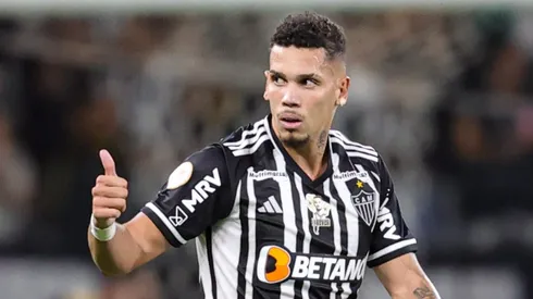 Paulinho pelo Galo. Foto: Gilson Lobo/AGIF