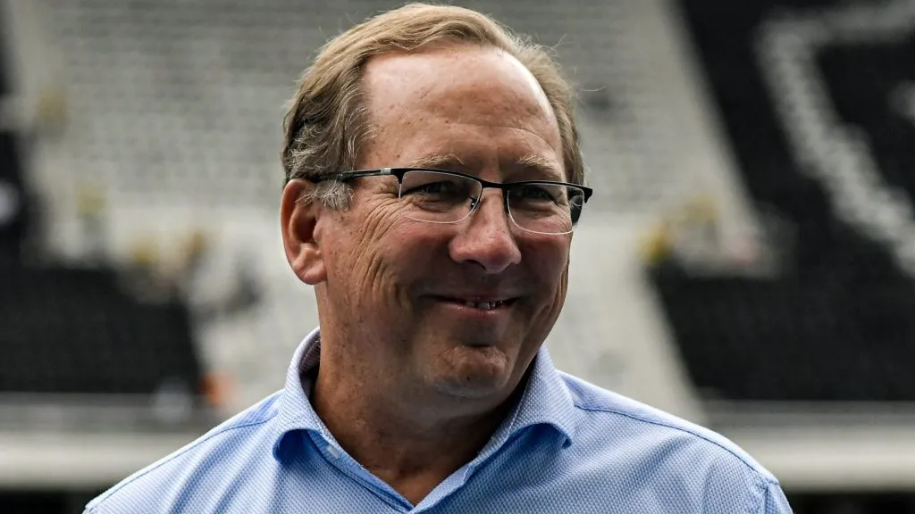 Textor ainda pretende qualificar o elenco do Botafogo (Foto: Thiago Ribeiro/AGIF)