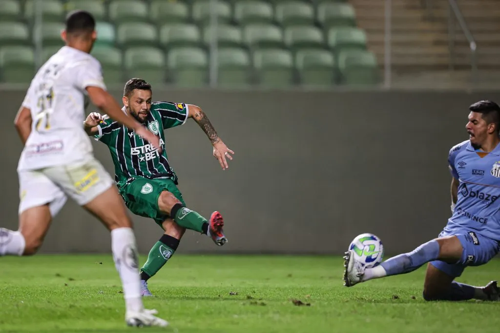 João Paulo em ação contra o América Mineiro. Foto: Gilson Lobo/AGIF