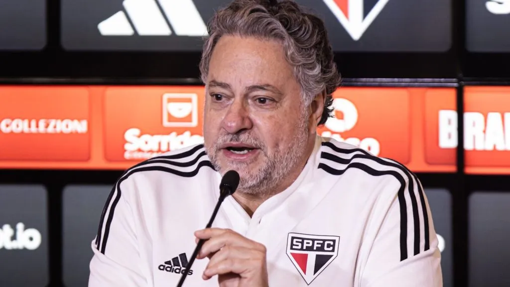 O dirigente ficou irritado após o clássico (Foto: Abner Dourado/AGIF)