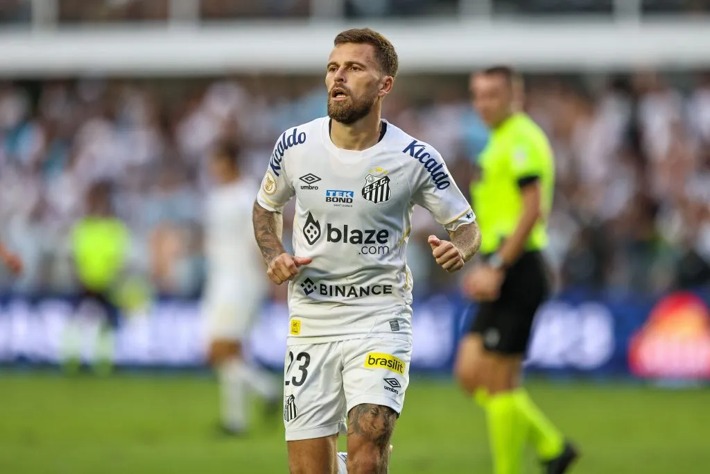 Lucas Lima durante jogo contra o Grêmio. Foto: Fernanda Luz/AGIF