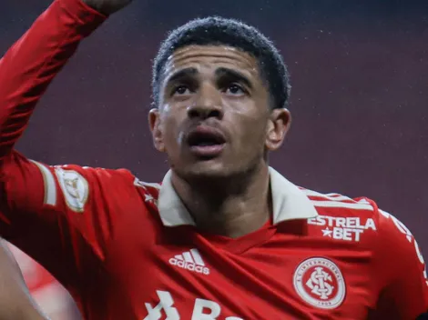 Taison,ex-Internacional, é aprovado para atuar em campeão do Brasileirão