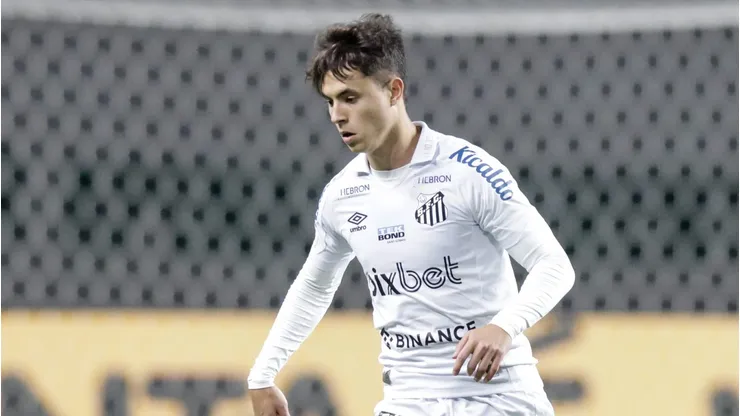 Vinicius Zanocelo of Santos (Photo by Alexandre Schneider/Getty Images)