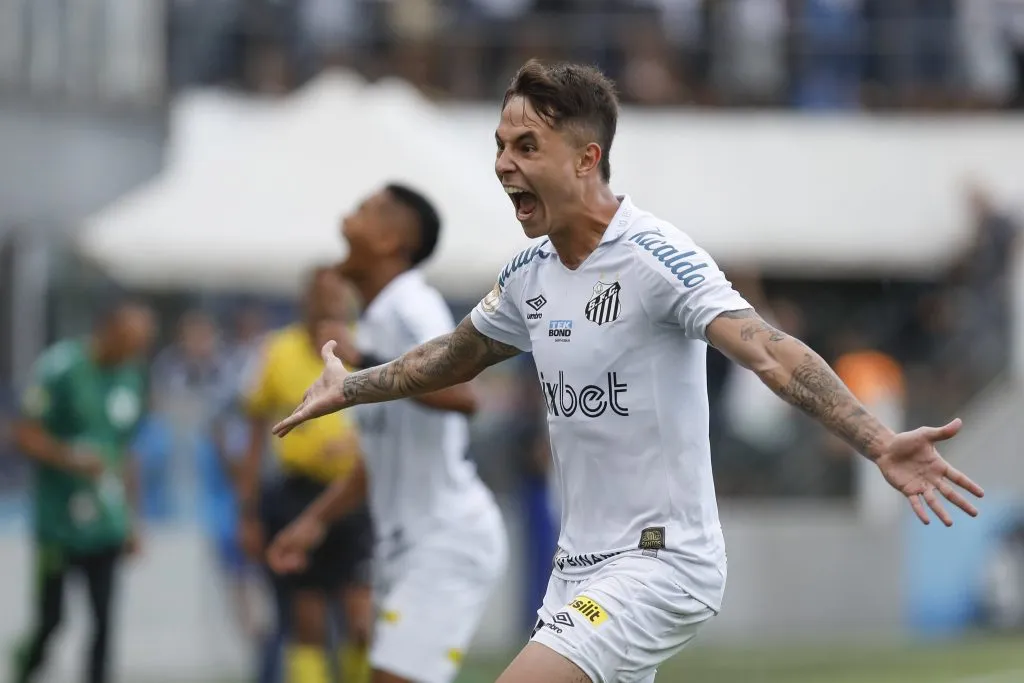 Vinicius Zanocelo of Santos  (Photo by Ricardo Moreira/Getty Images)