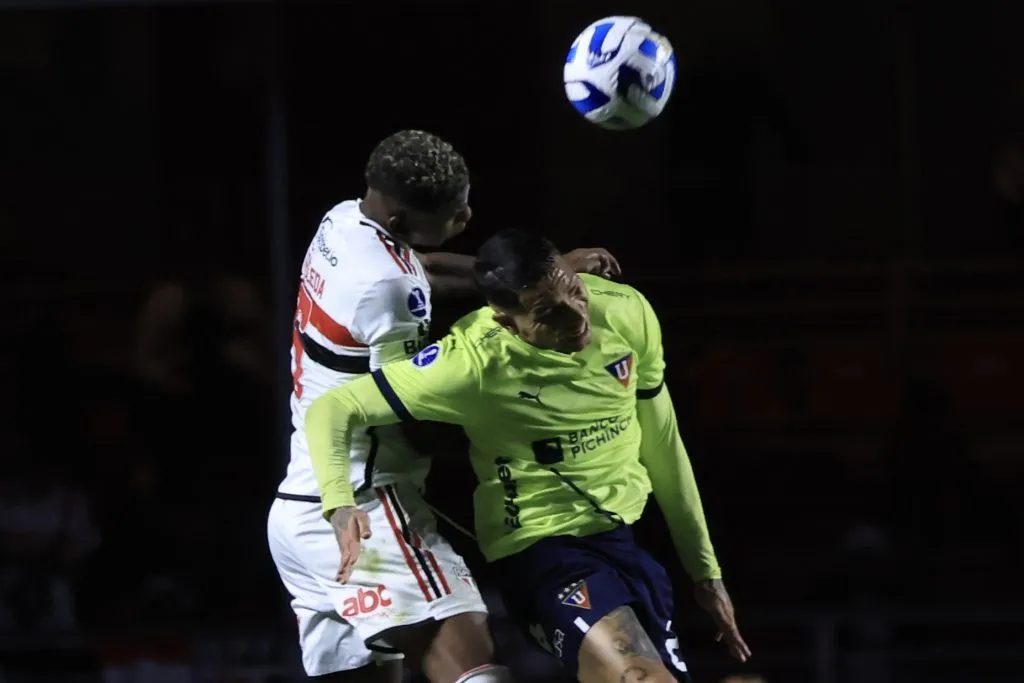 Paolo Guerrero em partida contra o Sâo Paulo. Foto: Marcello Zambrana/AGIF