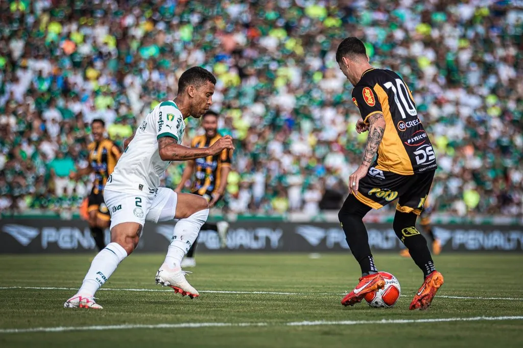Rocha é detonado pela torcida do Verdão. Foto: Pedro Zacchi/AGIF