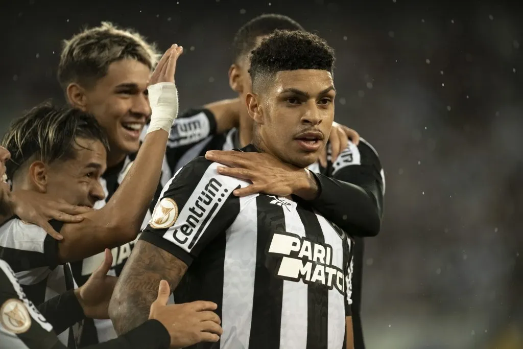 Luis Henrique pelo Bota. Foto: Jorge Rodrigues/AGIF