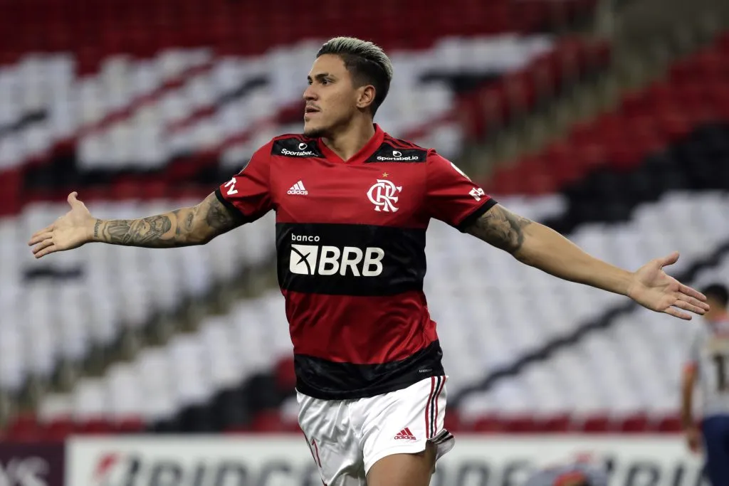 Pedro comemorando gol na CONMEBOL Libertadores de 2021. (Photo by Antonio Lacerda-Pool/Getty Images)