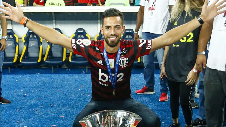 Pablo Marí, ex-Flamengo, surge como oportunidade de mercado no Brasileirão. (Photo by Wagner Meier/Getty Images)