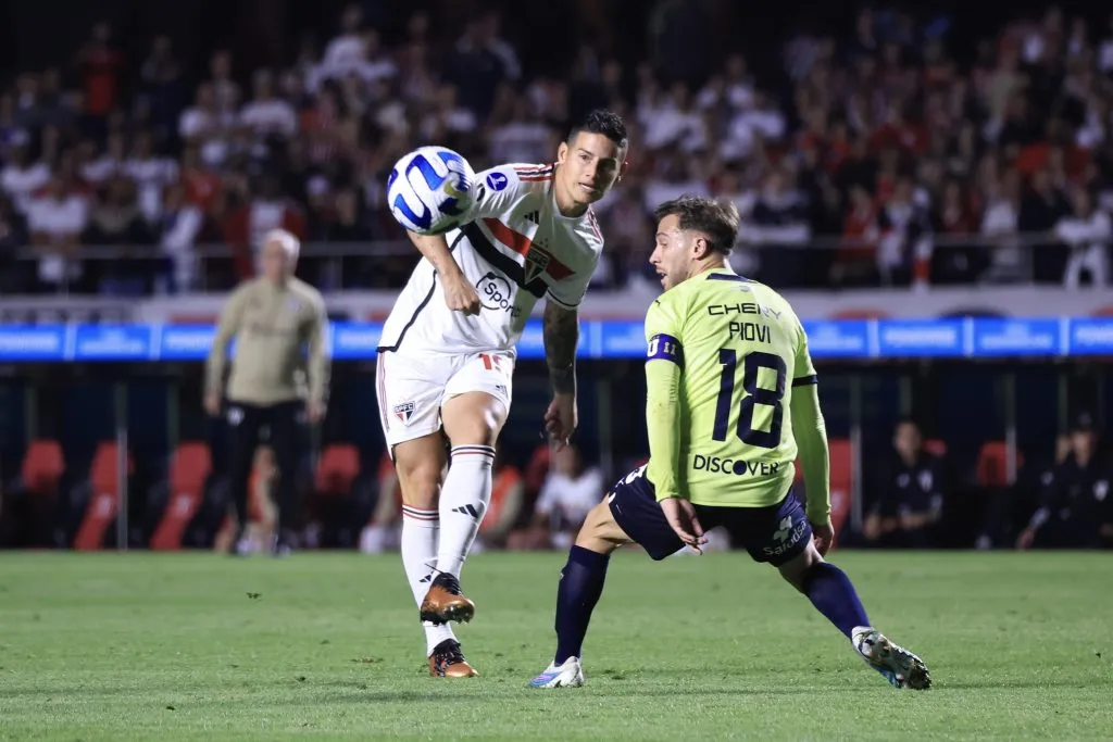James Rodríguez em partida contra a LDU. Foto: Marcello Zambrana/AGIF