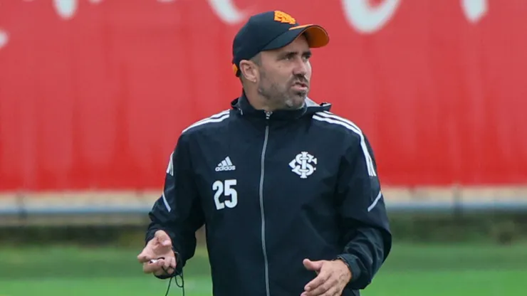 Na reserva com Coudet, jogador do Inter recusou ofertas (Foto: Ricardo Duarte/Inter/Divulgação)