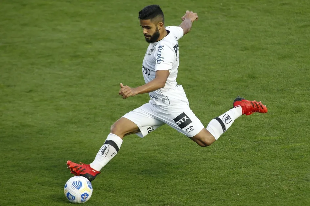 Felipe Jonatan of Santos  (Photo by Miguel Schincariol/Getty Images)